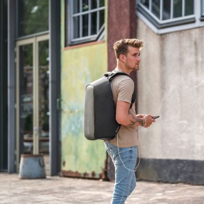 30. XD DESIGN ANTI-DIEBSTAHL-RUCKSACK BOBBY HERO REGULAR SCHWARZ P/N: P705.291