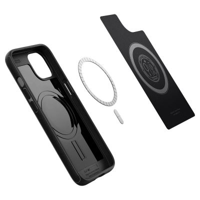 7. Spigen Mag Armor Hülle mit MagSafe für iPhone 13 – Mattschwarz