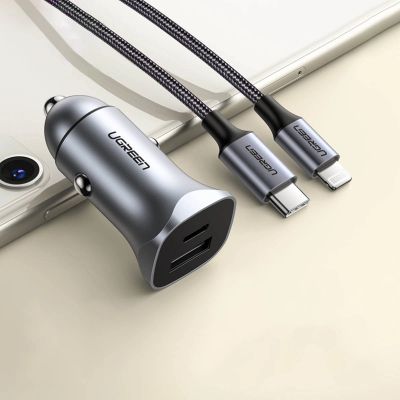 2. Ugreen CD130 USB-A / USB-C 30W Autoladegerät - Grau