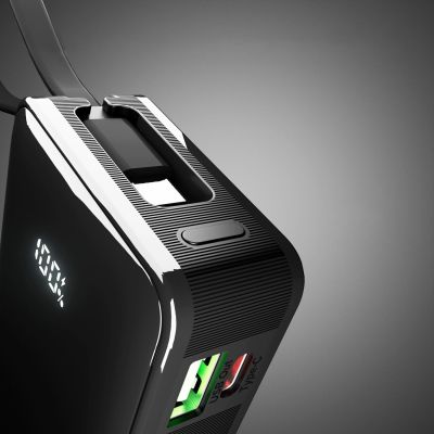 9. Powerbank SBS 10000 mAh 20W mit integriertem USB-C-Kabel und Digitalanzeige - schwarz