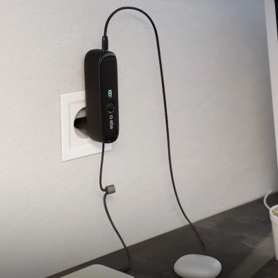 4. SBS Hybrid PD 20W 5000mAh Powerbank mit integriertem Kabel und faltbarem Stecker - Schwarz