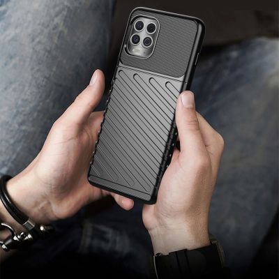 7. Thunder Case Flexibel Robuste Panzer Handyhülle TPU Schutzhülle für Motorola Moto G100 / Edge S schwarz