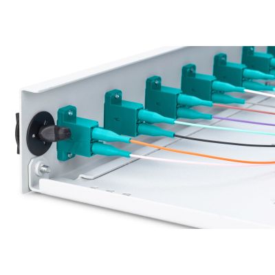 12. FO-Patchpanel mit Ausstattung 19 Zoll 1 HE, 12x LC DX, OM3, Anschlusskabel, Adapter, Einschubfächer, verschiebbar, grau