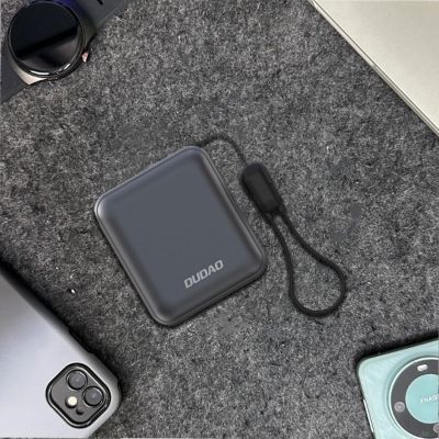 5. Dudao K22+ Ultrakompakte Powerbank 10000 mAh 22,5 W USB-C mit Anhänger/Kabel - Grau