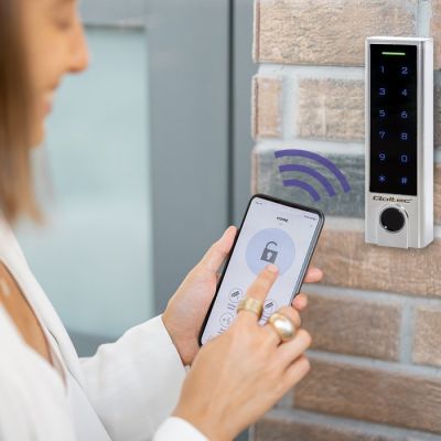 5. QOLTEC TITAN Touch-Codeschloss mit Fingerabdruckleser | RFID | BT 4.0 | Code | Karte | Schlüsselring | Klingel | IP68