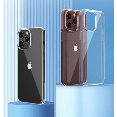 9. iPhone 15 Pro Max-Hülle aus der Ultra Clear-Serie in transparenter Farbe