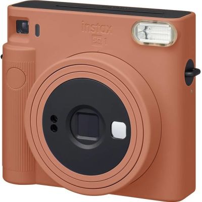 5. Fujifilm Instax Square SQ1 62 x 62 mm Orange