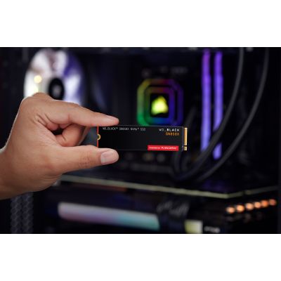 13. WD Black SN850X 8 TB M.2 NVMe SSD WDS800T2X0E
