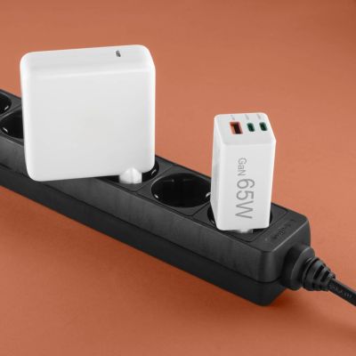 15. Hama 00201996 Handy-Ladegerät für Smartphones, Weiß, Wechselstrom-Schnellladefunktion, intern/extern