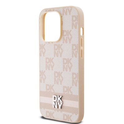 6. DKNY Lederhülle mit kariertem Monomuster und bedruckten Streifen für iPhone 14 Pro – Rosa