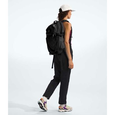 4. The North Face Router Rucksack, Schwarz, Nylon, recyceltes Polyester