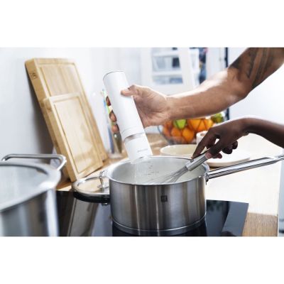 7. ZWILLING Enfinigy 53103-700-0 elektrische Gewürzmühle weiß