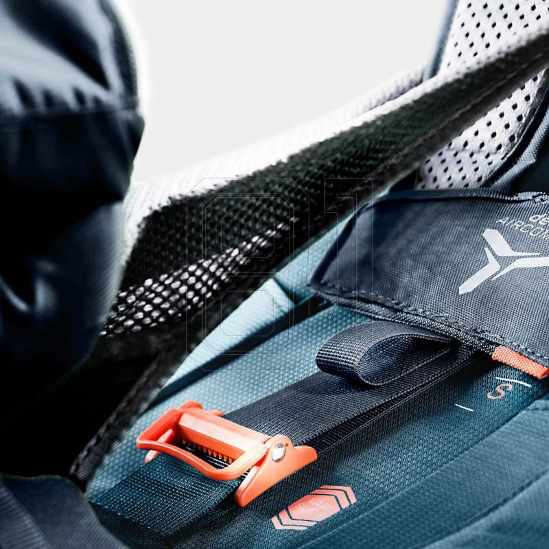 8. Deuter Futura Air Trek 50+10 Rucksack 3402121-1374