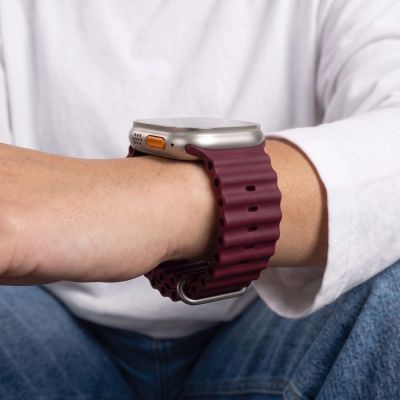 5. Tech-Protect Iconband Pro Armband für Apple Watch 44 / 45 / 46 / 49 mm - bordeauxrot