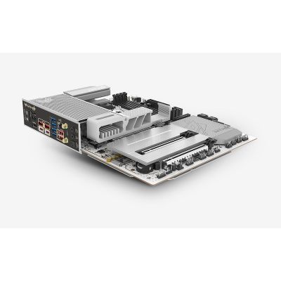 5. SAPPHIRE NITRO+ X870EA PHANTOMLINK PE Motherboard