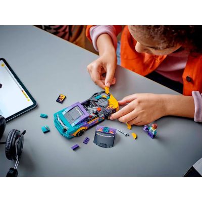 3. LEGO Speed Champions 76935 NASCAR Next Gen Chevrolet Camaro ZL1