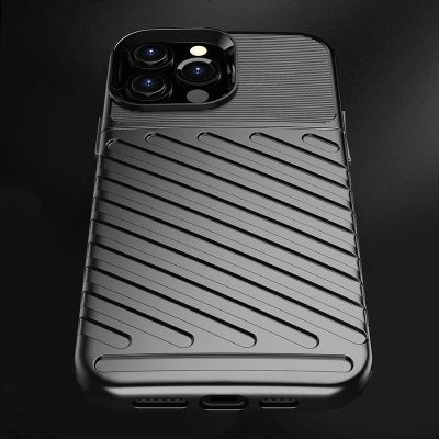 8. Thunder Case Flexibel Robuste Panzer Handyhülle TPU Schutzhülle für iPhone 13 Pro Max grün