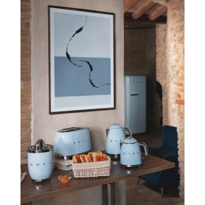39. SMEG Wasserkocher KLF05PBEU 0,8 l pastellblauer Mini-Wasserkocher