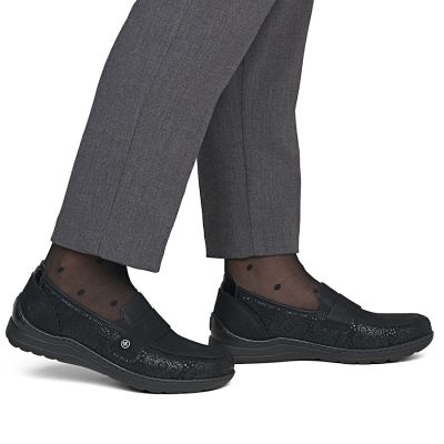 6. Bequeme schwarze Damenmokassins von Rieker, Modell 48968-00