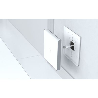 6. Access Point Wi-Fi 6E Ubiquiti UniFi U6 EnterpriseIW 2,4 GHz (2 x 2)/5 GHz (4 x 4)/6 GHz (4 x 4) PoE++/PoE+ 1 x 1 G 1 x 2,5 G