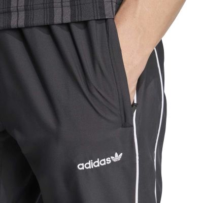 4. adidas Graphic LO TP Hose JV7733