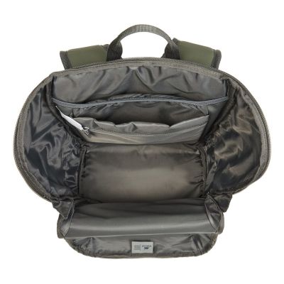 10. Rivacase Eden Rucksack Reiserucksack Olivgrünes gewachstes Leder (Pull-Up), Polyester, recyceltes Polyethylenterephthalat (rPET)