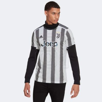 2. Adidas Juventus A Jsy M T-shirt H38907
