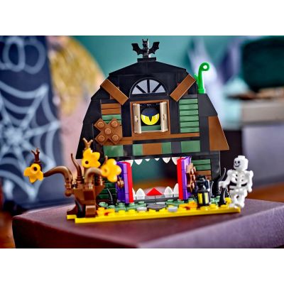 4. LEGO 40721 Halloween-Scheune
