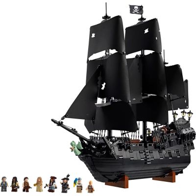 3. LEGO Icons 10365 – Captain Jack Sparrows Piratenschiff