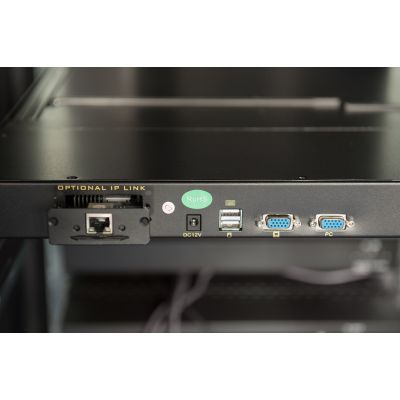 6. Digitus Modularkonsole mit 17-Zoll-TFT-Monitor (43,2 cm), 8-Port-KVM-Switch und Touchpad, deutsche Tastatur