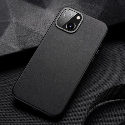 11. Dux Ducis Grit Ledertasche für iPhone 14 Plus Elegante Kunstlederhülle (MagSafe-kompatibel) Schwarz