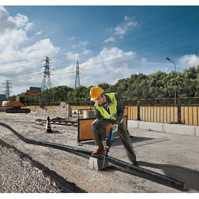 3. BOSCH Säbelsäge 1200W GSA 120