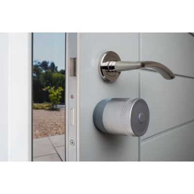 7. Yale Linus Smart Lock L2 Lite Silber Intelligentes Türschloss