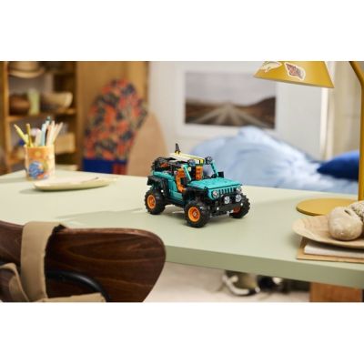 9. LEGO Technic 42227 - Jeep Wrangler Rubicon SUV