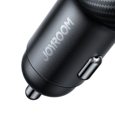 7. Joyroom JR-CCD03 3,4A Kfz-Ladegerät mit Display und 3x USB-A-Anschlüssen – Schwarz