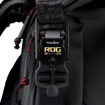 18. ASUS ROG SLASH Backpack Edition 20 Roll-Up Rucksack Schwarz Polyester, gewachstes Leder (zum Hochziehen)