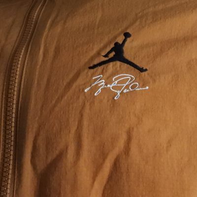 6. Air Jordan Essentials Member Jacke für Herren, Braun - FN4621-231