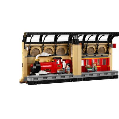 3. LEGO Harry Potter 76450 Bücherecke: Hogwarts-Express