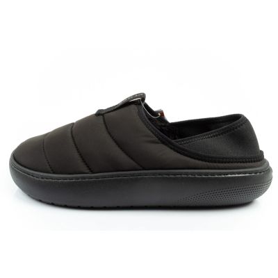 2. Crocs Herren-Hausschuhe Classic Puff Moc Hausschuhe schwarz isoliert