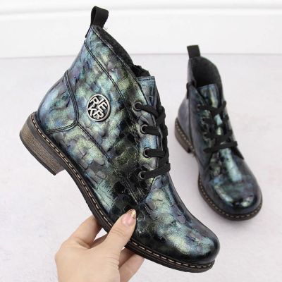 32. Damen-Lackstiefeletten in grüner Kroko-Optik Rieker 71205-90