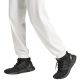 6. adidas Essentials French Terry-Hose mit Bündchen und kleinem Logo W JD9923