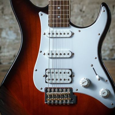 5. Yamaha Pacifica 112J BL MKII - E-Gitarre
