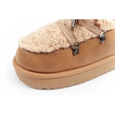 7. D. Franklin Kinder-Winterstiefel, modisches Fellfutter, isoliert