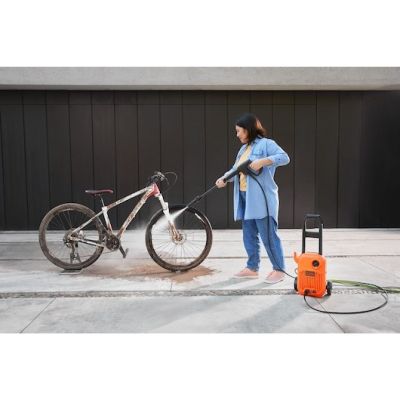 6. Black & Decker BEPW1300L-QS Kompakt-Hochdruckreiniger, elektrisch, 312 l/h, Orange