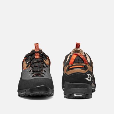 4. Garmont Akron GTX Adult Braun