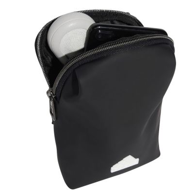 5. adidas PU-Telefontasche IX6935