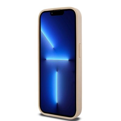 5. DKNY Lederhülle mit kariertem Monomuster und bedruckten Streifen für iPhone 15 Pro – Rosa
