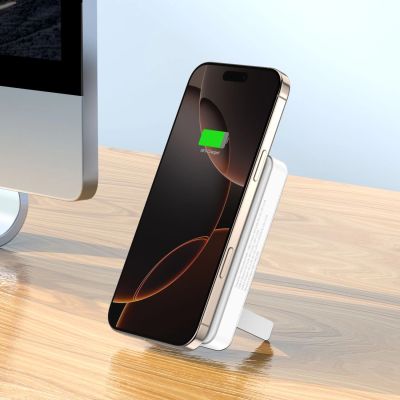 18. Powerbank Wozinsky WLWP-10KA0Y3WS 22,5W PD Qi2 10000 mAh, mit Ständer, 1x USB-A, 1x USB-C - weiß