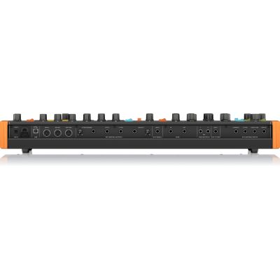 8. Behringer POLY D Analog-Synthesizer