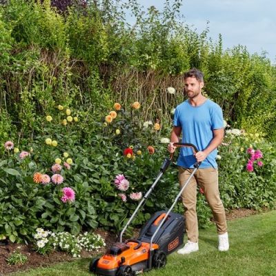 4. Black & Decker BCMW3318L2 Akku für Rasenmäher, schwarz/orange